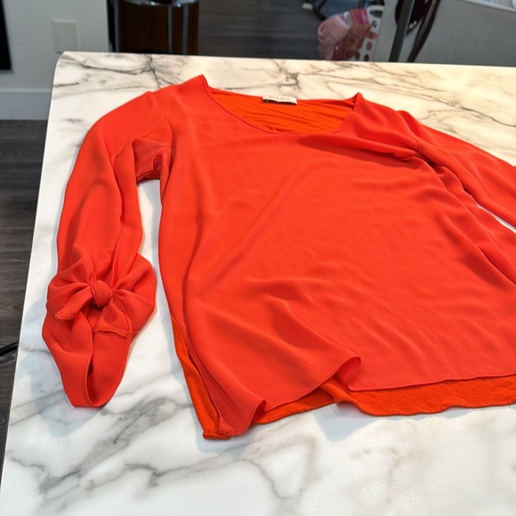 PTP 21 inches with stretch length 25”. Orange blouse with ties that sleeves - Picture 5 of 11